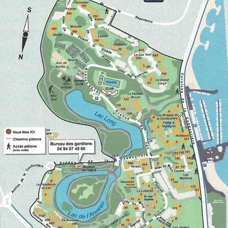 300 Metres De La アパート *